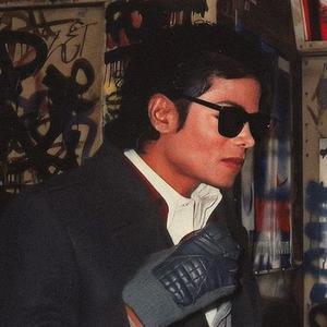 michaeljacksons.mj