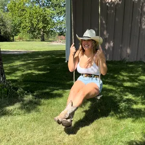 yourdadsfavcountrygirl